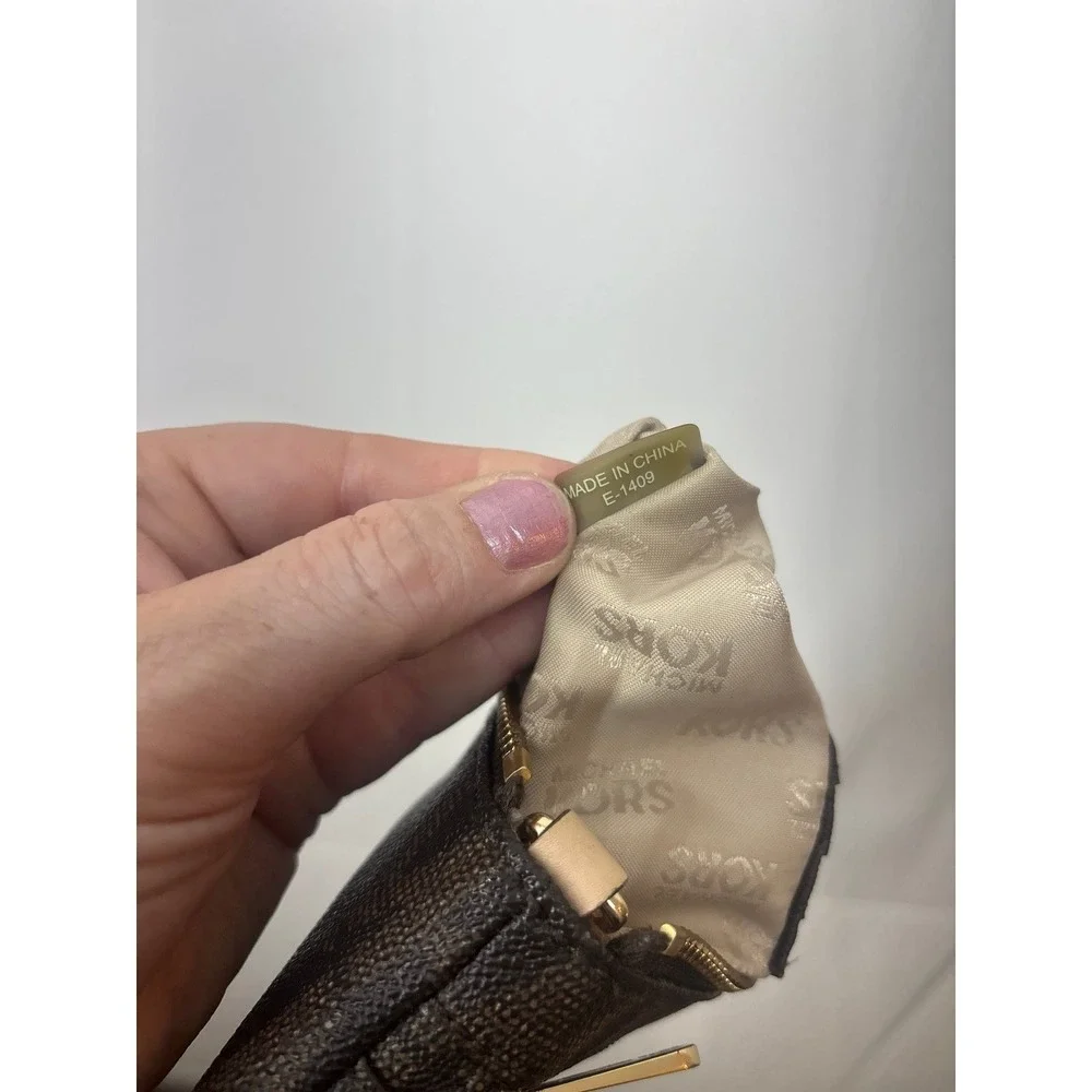 Michael Kors Jet Set wristlet (8x5) Brown (Vintage 2013)